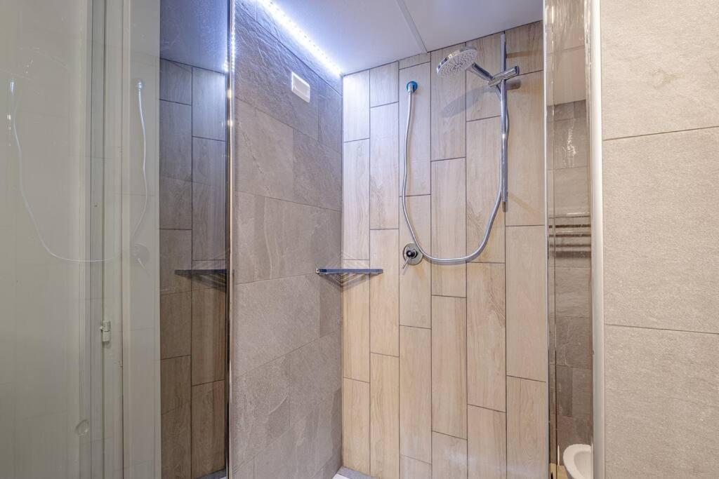 Modern Apartment At San Giovanni โรม ภายนอก รูปภาพ
